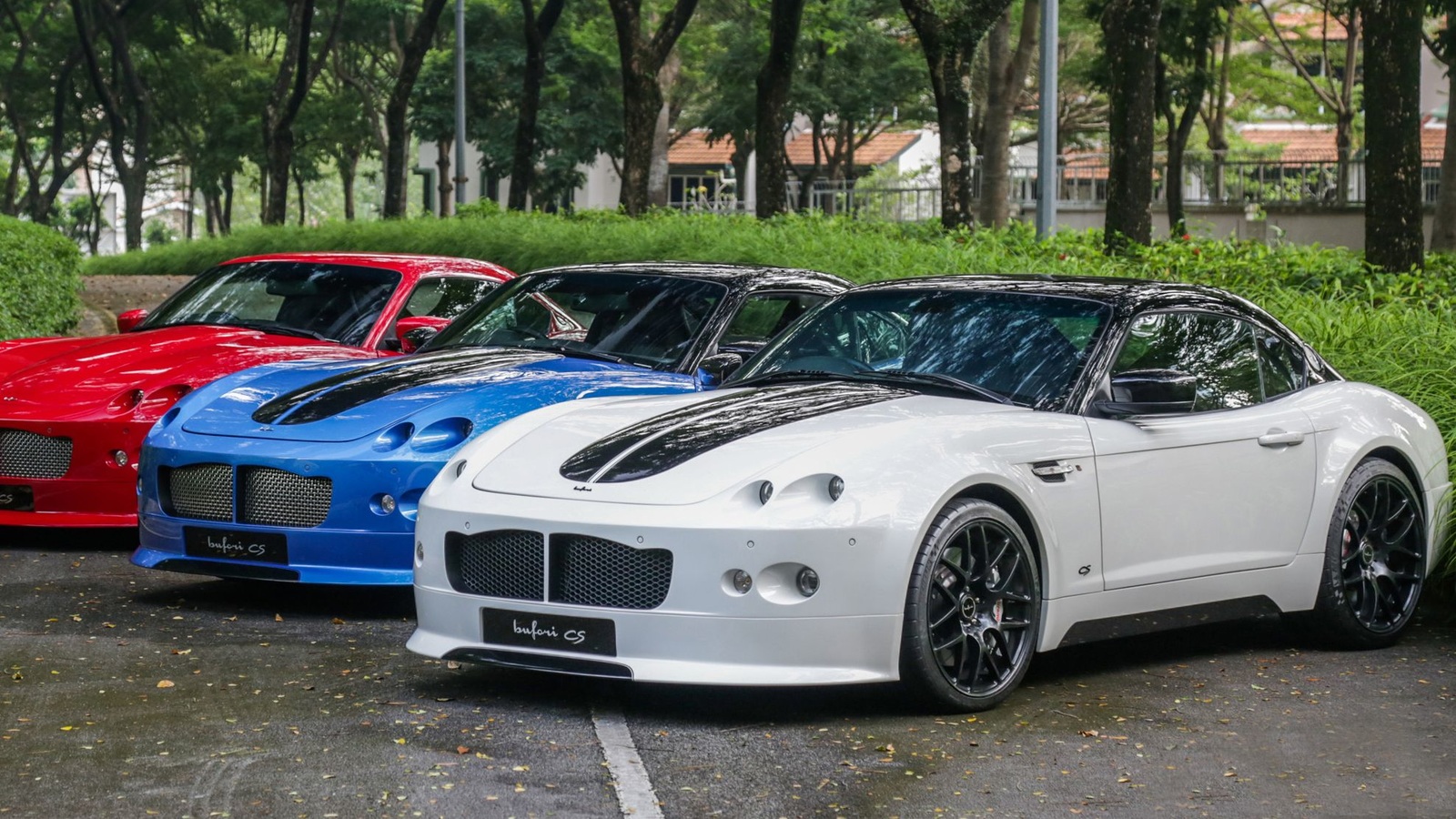 Малайзия свой автомобиль 300 000 долларов