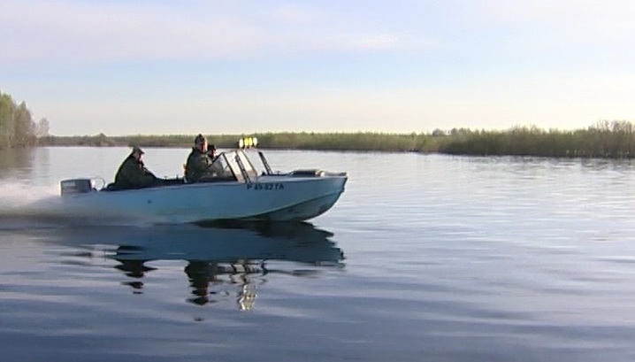 перемещение на лодке во время нереста перемещение на лодке во время нереста
