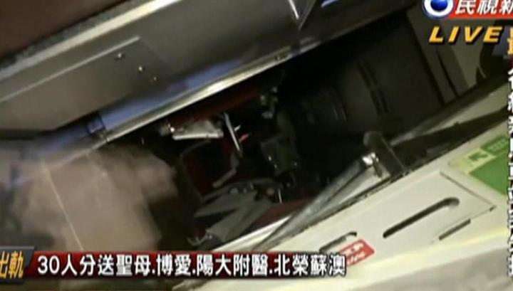 Крушение поезда на Тайване: 17 погибших, 132 пострадавших