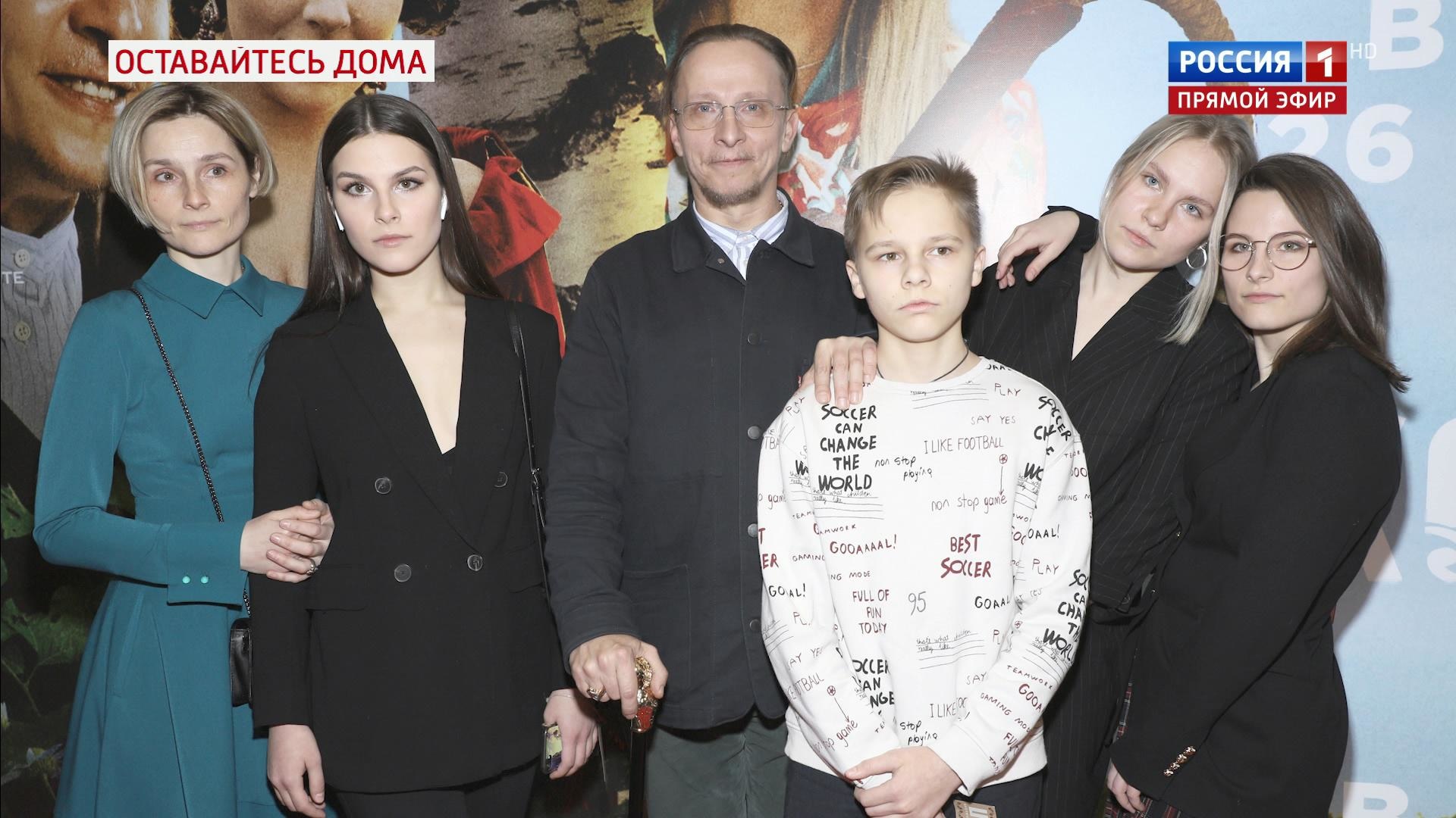 Иван Охлобыстин с семьей 2022
