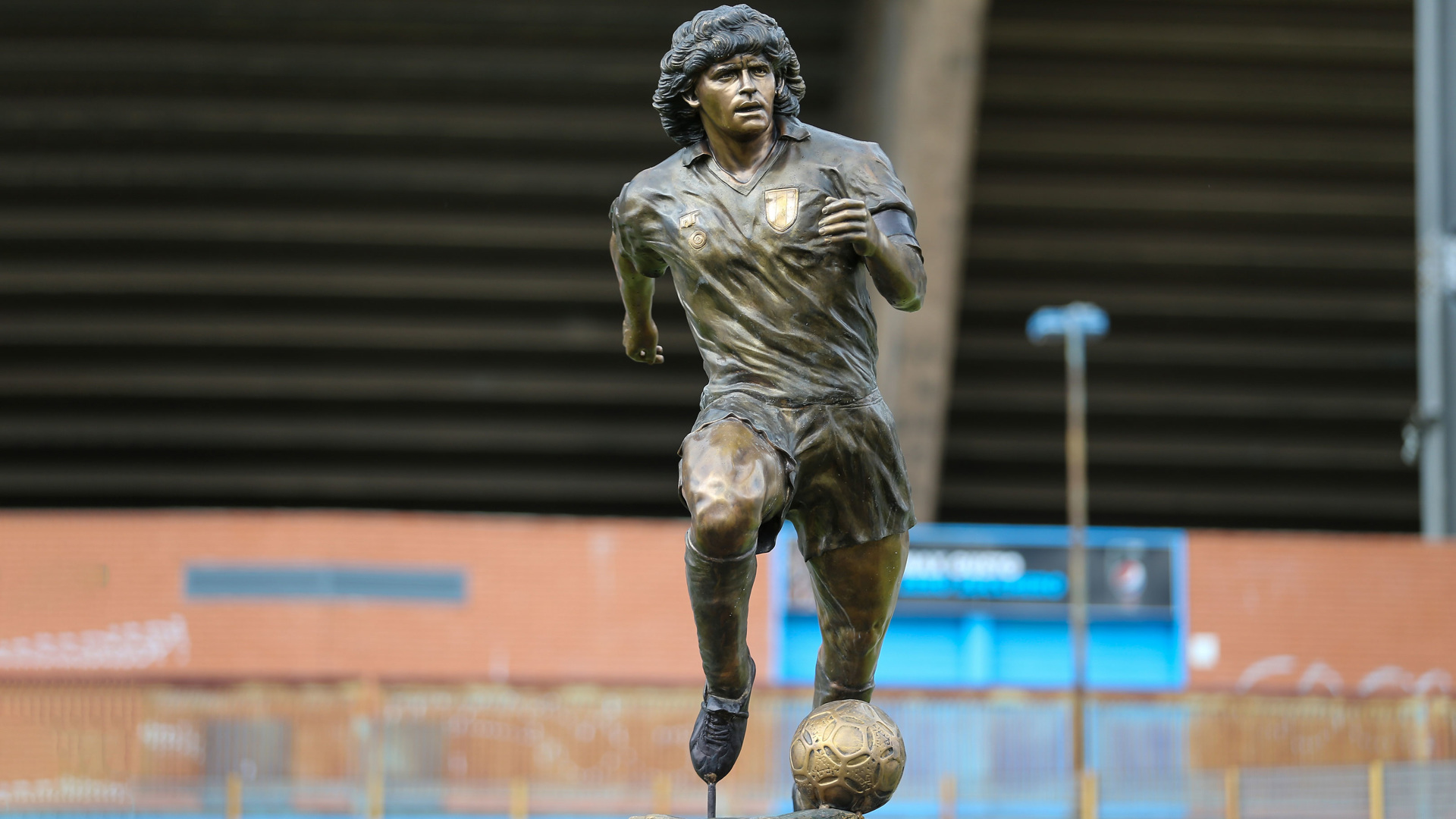 Maradona Statue Napoli