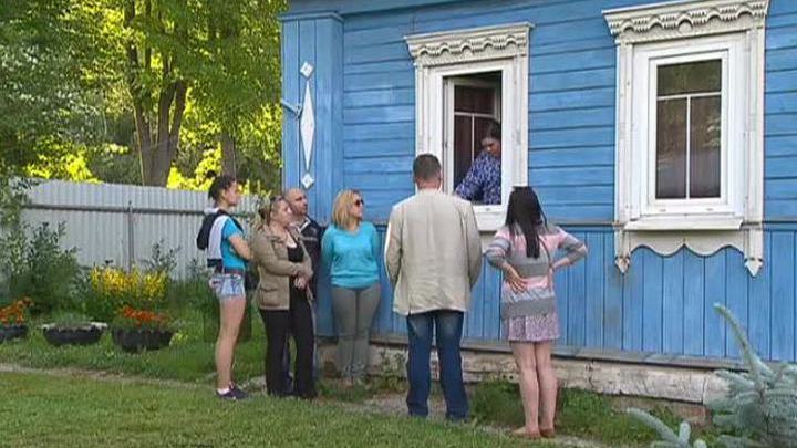 подруги избили голую девушку видео подруги избили голую девушку видео