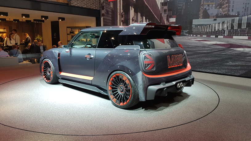 Во Франкфурте представлены самый экстремальный и самый экологичный Mini () Во Франкфурте представлены самый экстремальный и самый экологичный Mini