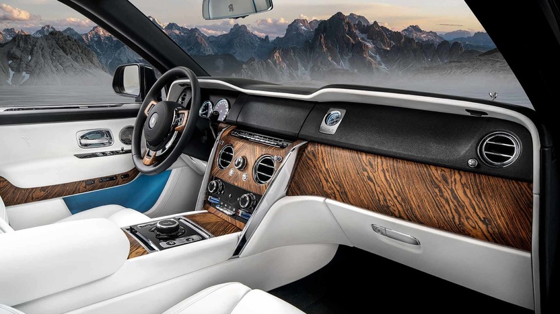 В Россию приехал ультрароскошный Rolls-Royce Cullinan за 25 млн рублей