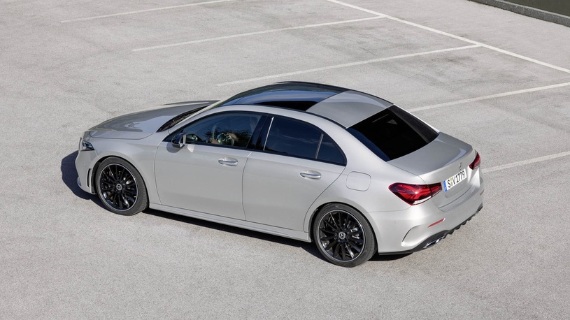 Названы российские цены на новый седан Mercedes-Benz А-Класса