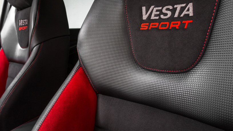 На всех не хватает: Lada Vesta Sport продается быстрее, чем выпускается