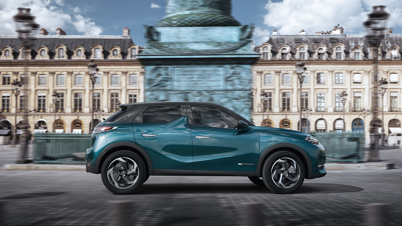 Гибридный DS 7 Crossback, концепт 2035 года и еще две премьеры DS в Париже