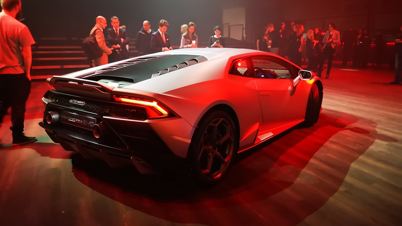 В России стартовали продажи Lamborghini Huracan Evo