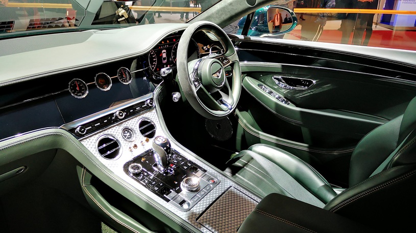 Bentley выпустила эксклюзивный Continental GT в духе спорткара 30-х годов