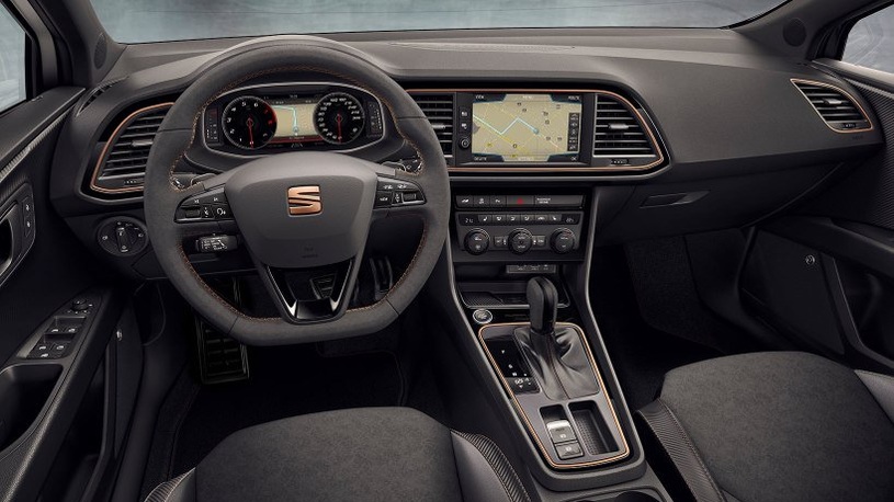 Очень быстрый универсал Leon Cupra лишился маркировки Seat