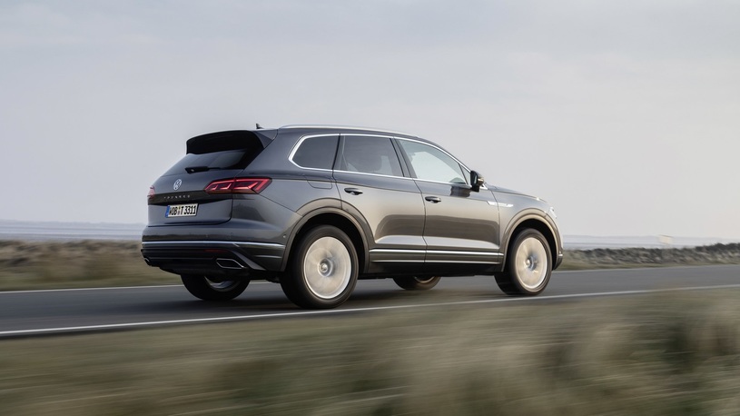 Volkswagen открыл прием заказов на последний из "Туарегов" с дизельным V8