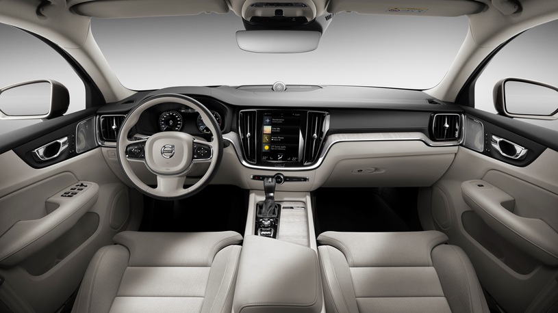 Volvo объявила российские цены на спортседан S60