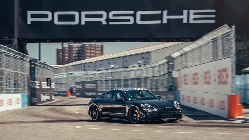 Porsche рассекретила спецификации электрических 