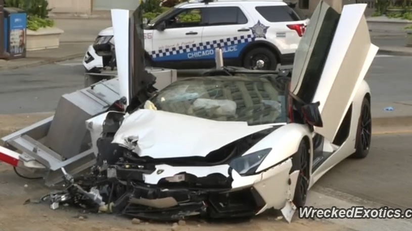 Богатые тоже бьются: мажор на Lamborghini за 21 млн протаранил полицейский джип