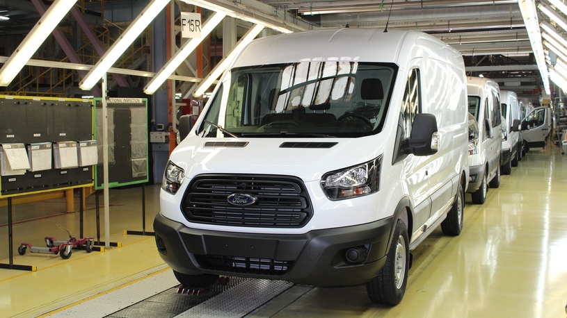 Обновленный Ford Transit пошел в производство и к российским дилерам