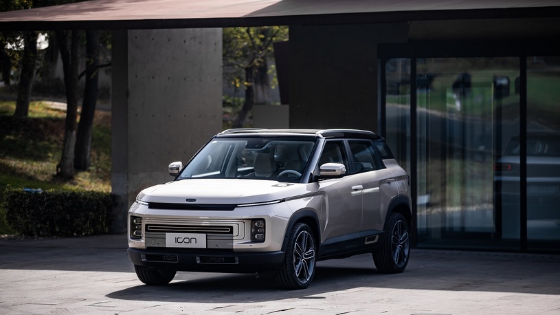 Geely представила новый кроссовер Icon на базе Volvo