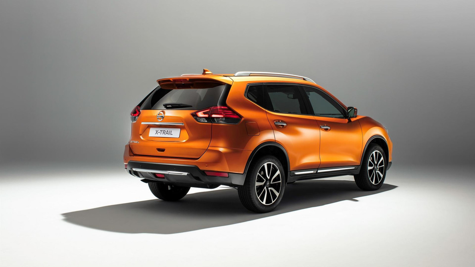 Nissan назвал российские цены и комплектации обновленного X-Trail