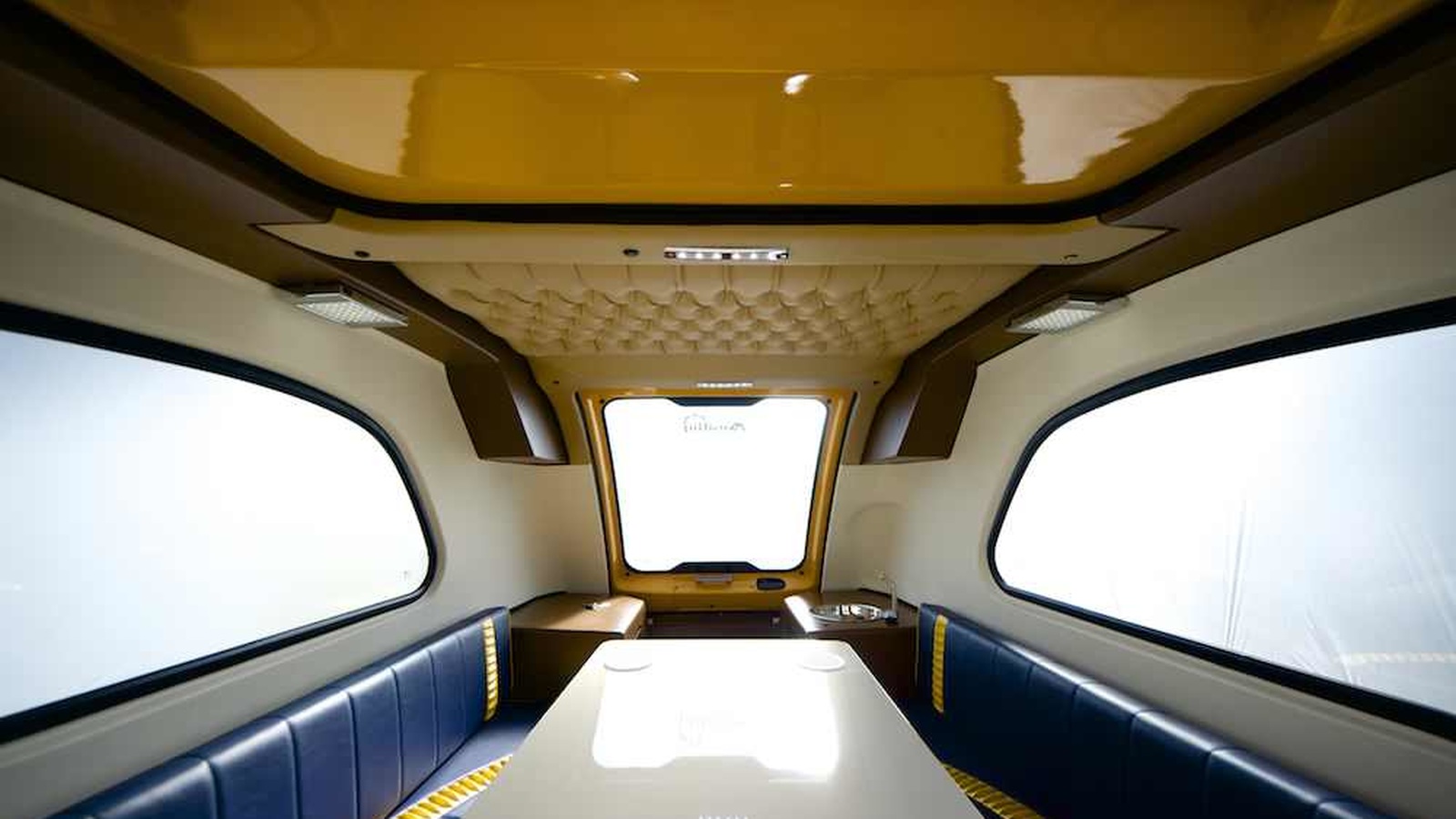 Японцы создали кемпер-амфибию