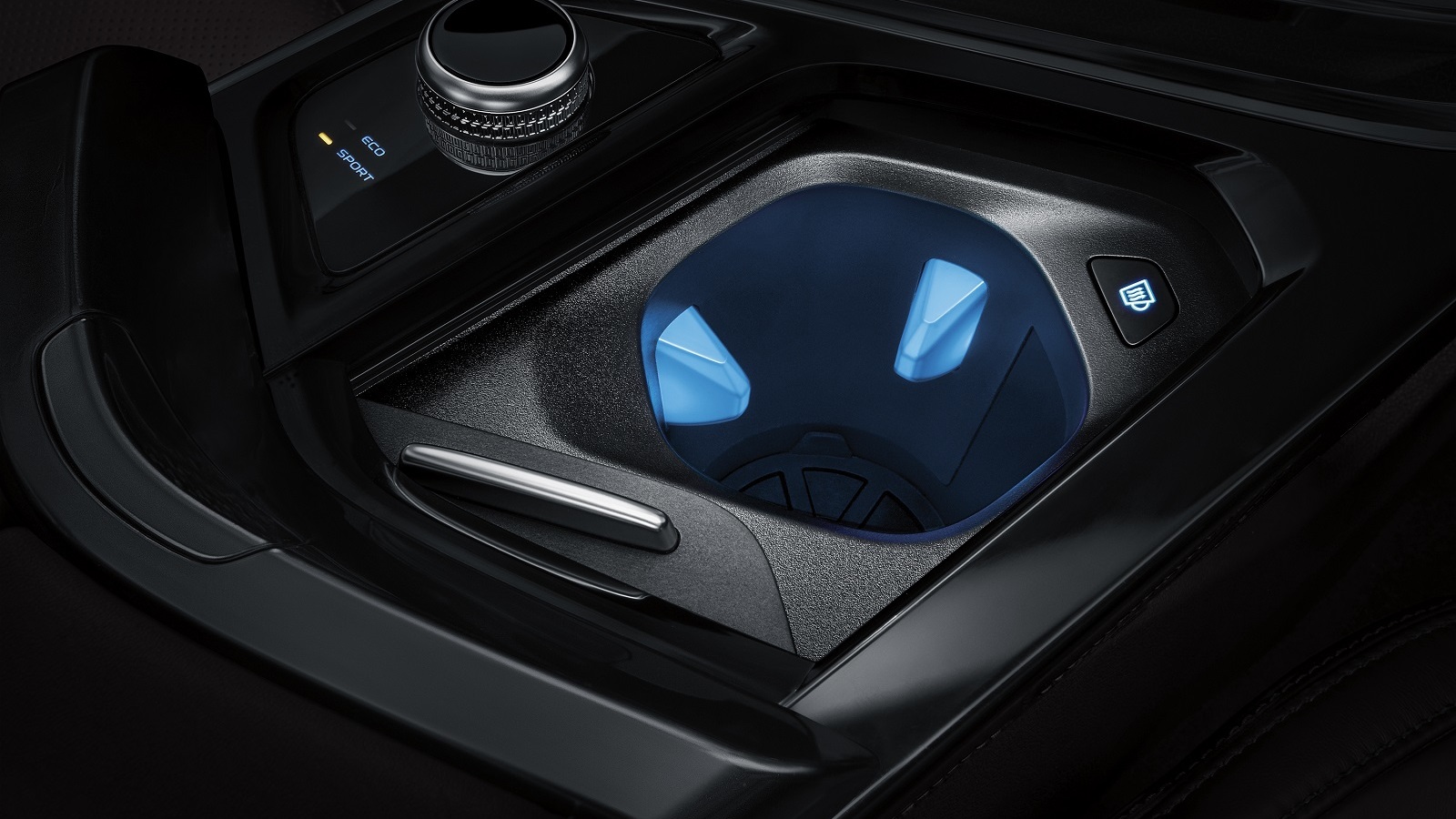 Geely представила свой первый минивэн (он может приехать и в Россию)