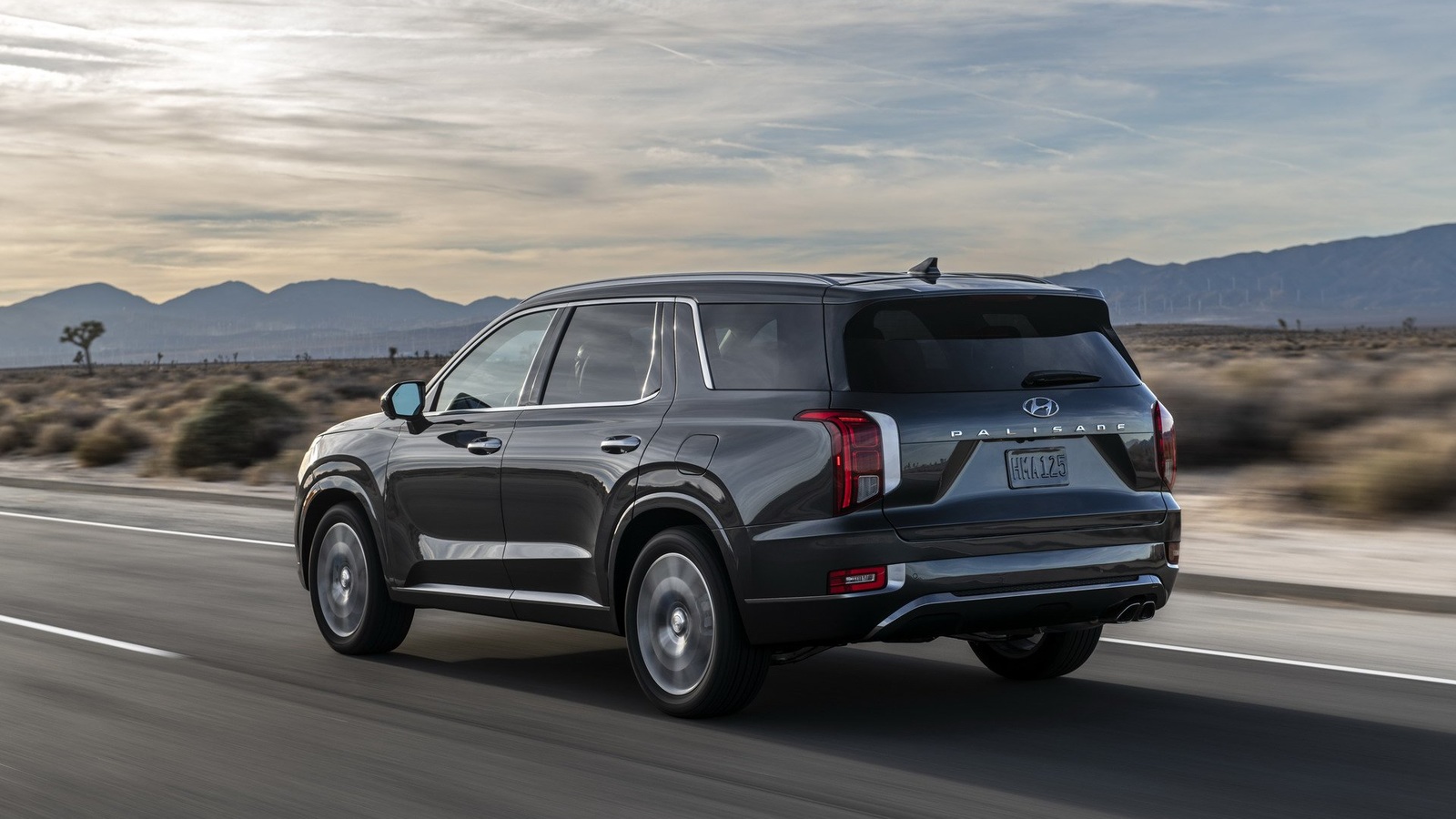 8 мест, V6, почти 5 м длины: Hyundai раскрыла флагманский кроссовер