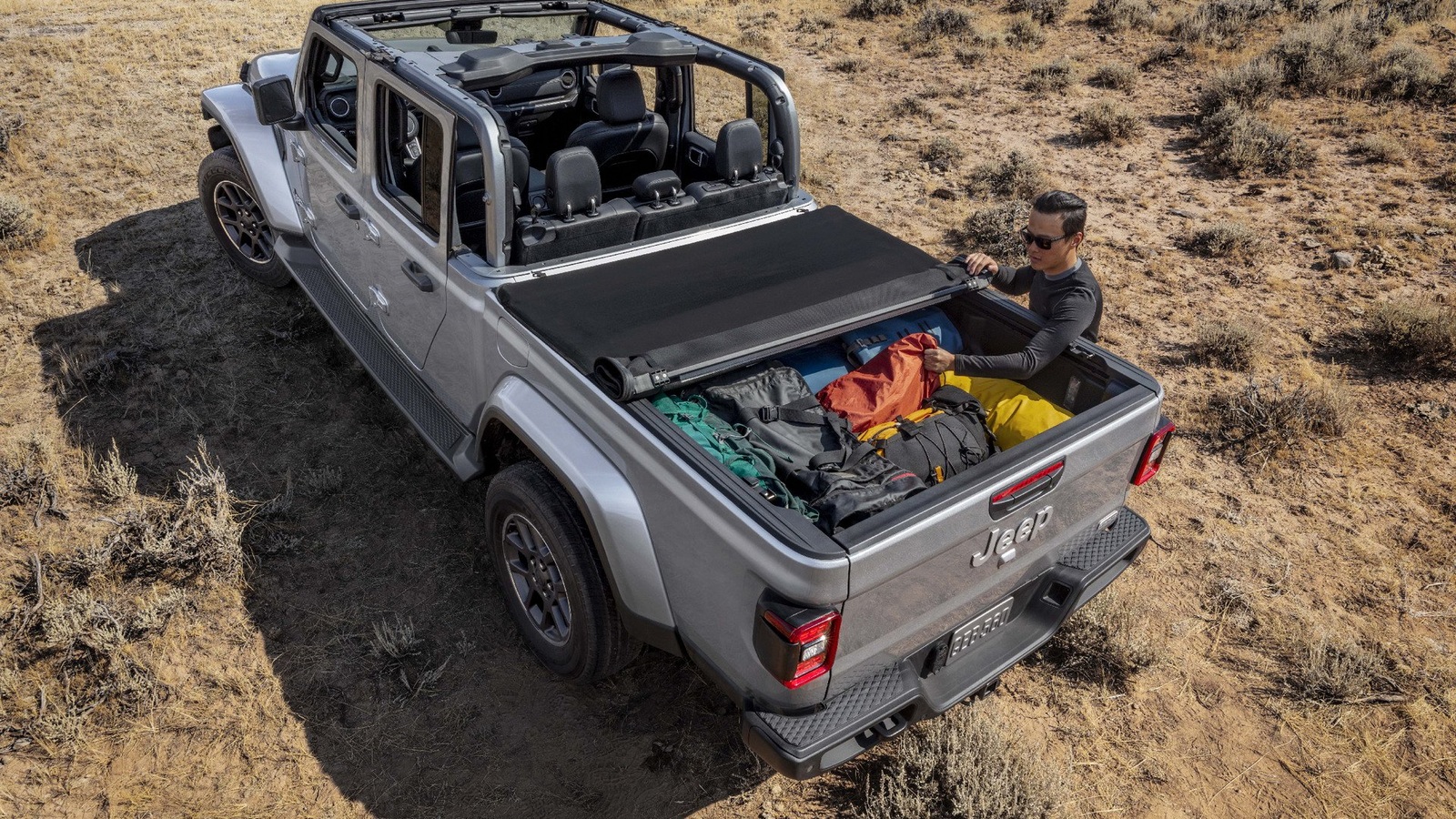 Gladiator вернулся: Jeep представил возрожденный пикап 