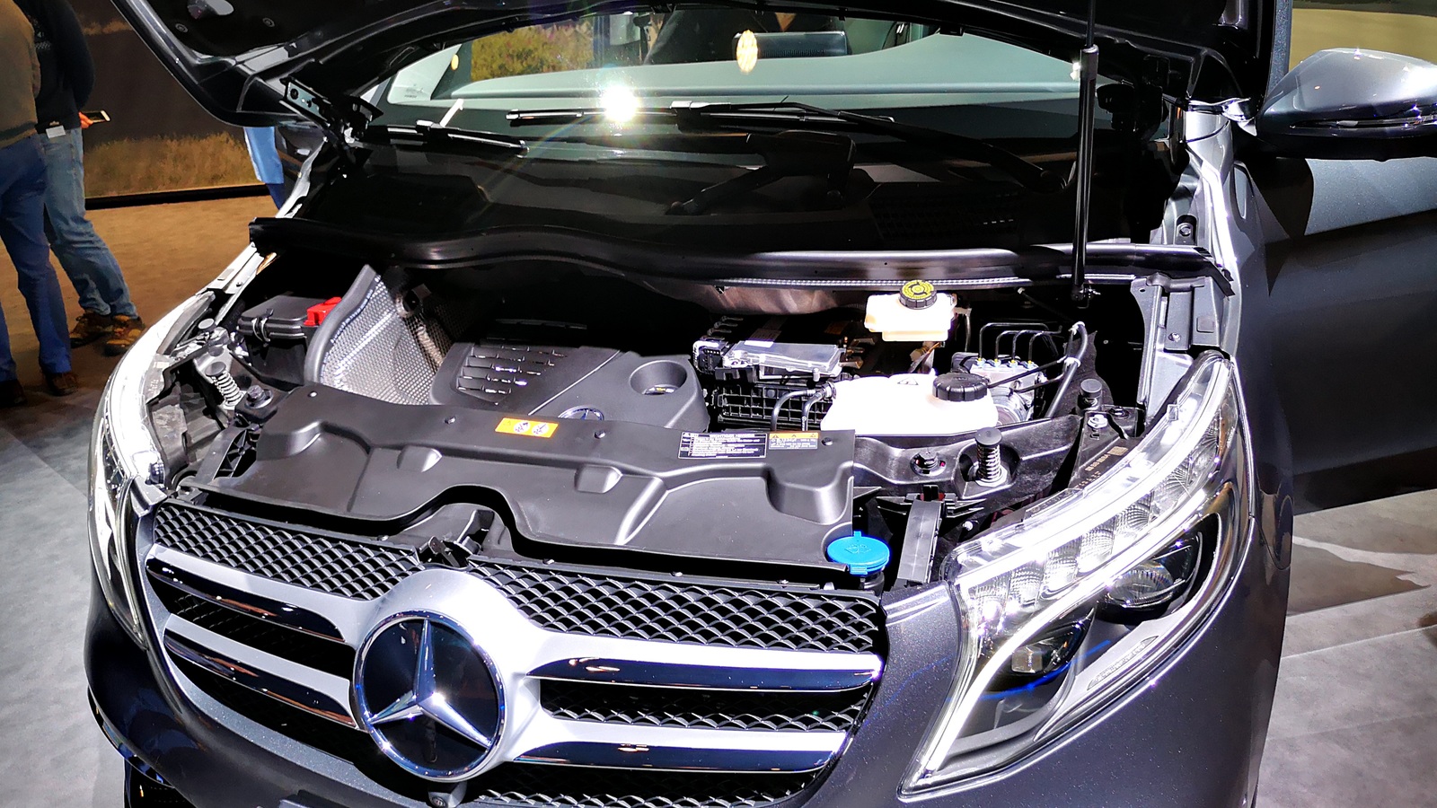 Премьера обновленного Mercedes-Benz V-Класса: ждем в России!