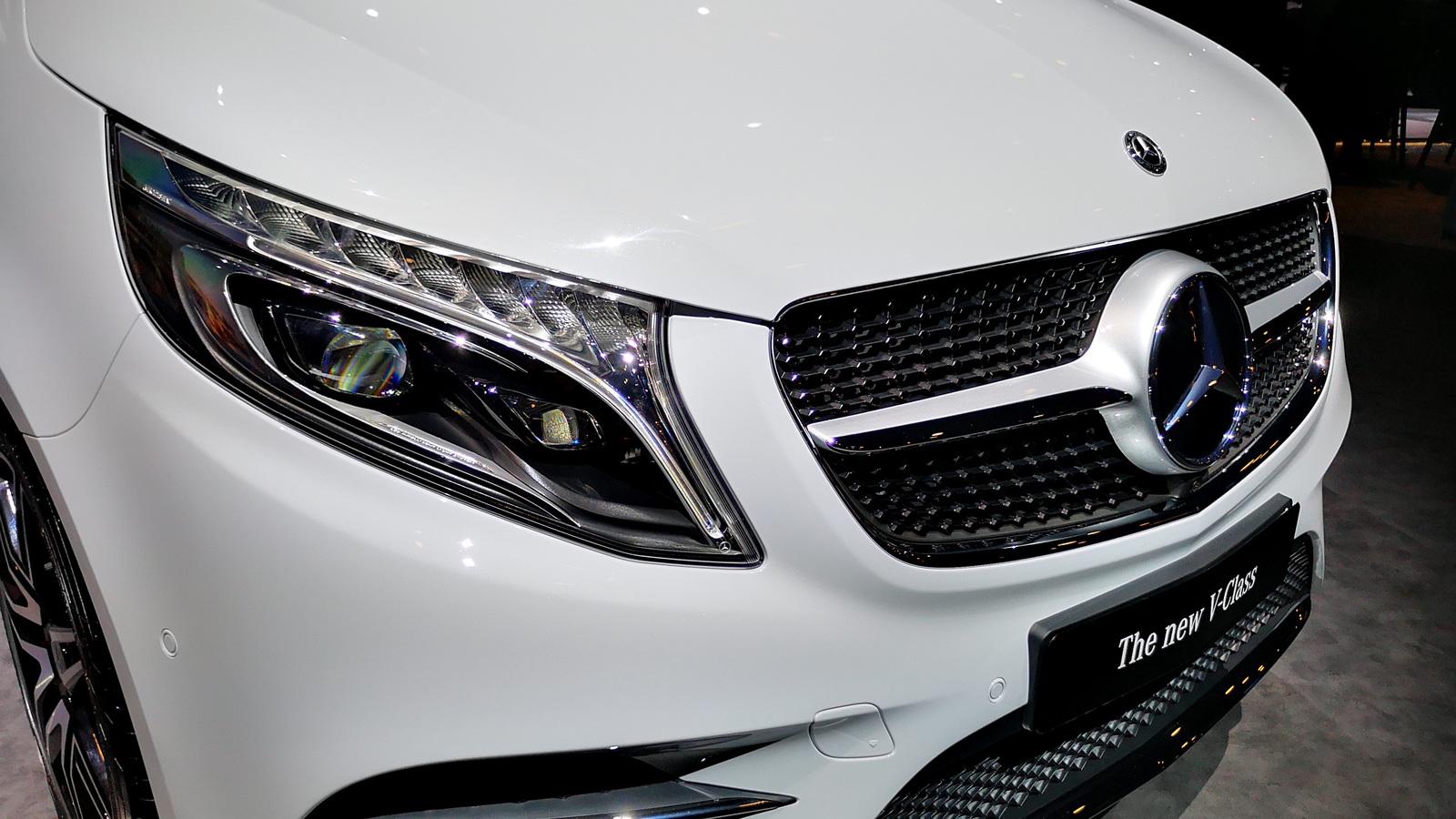 Премьера обновленного Mercedes-Benz V-Класса: ждем в России!