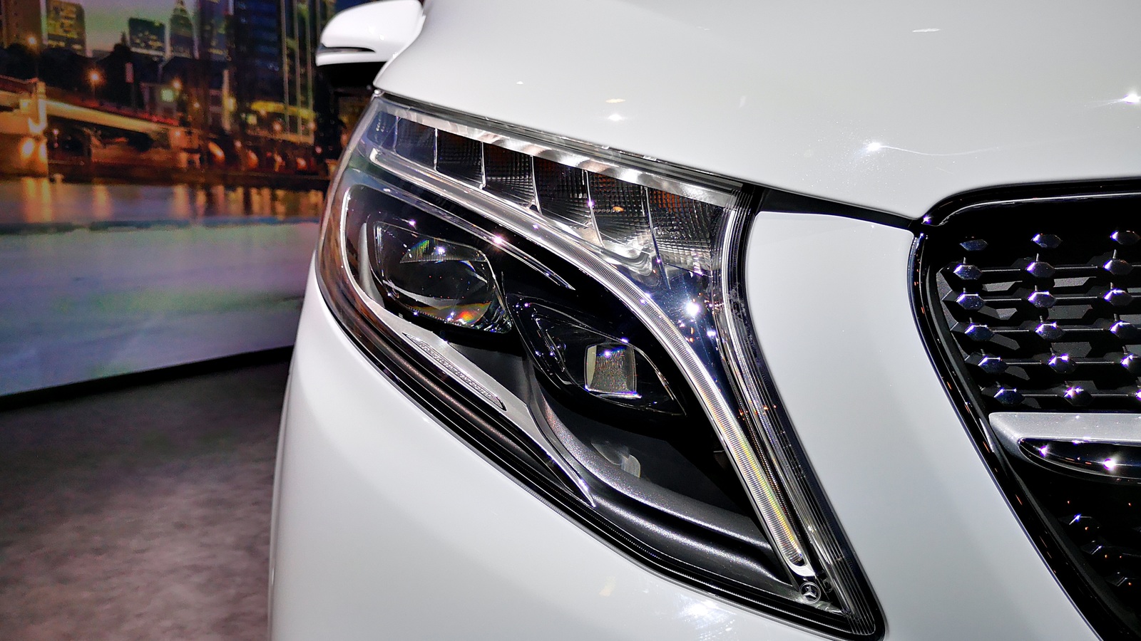 Премьера обновленного Mercedes-Benz V-Класса: ждем в России!