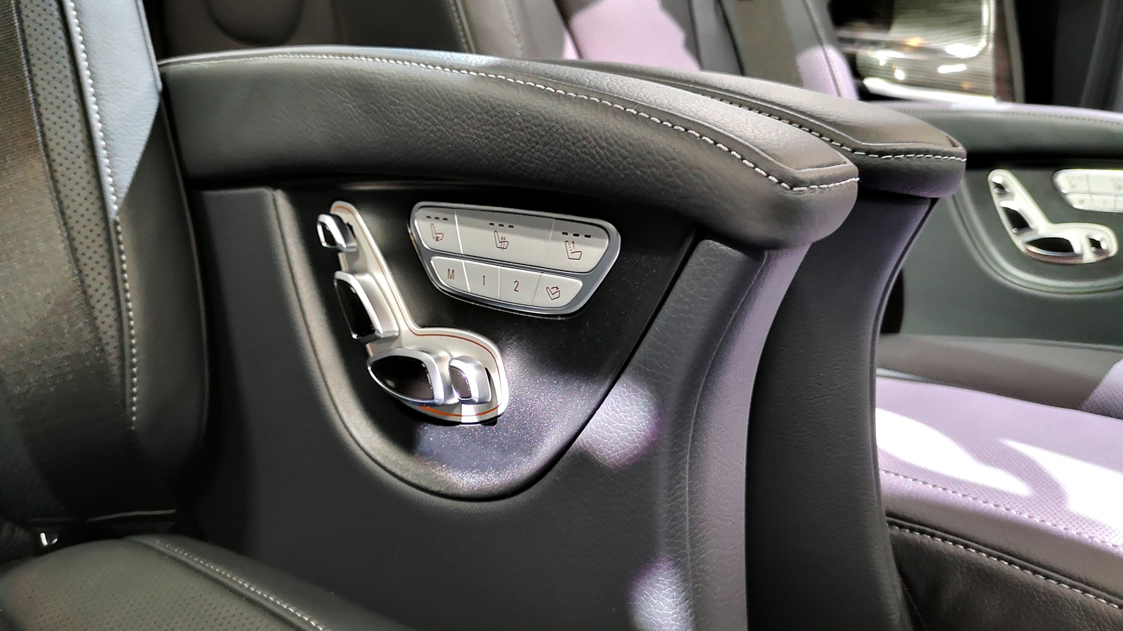 Премьера обновленного Mercedes-Benz V-Класса: ждем в России!