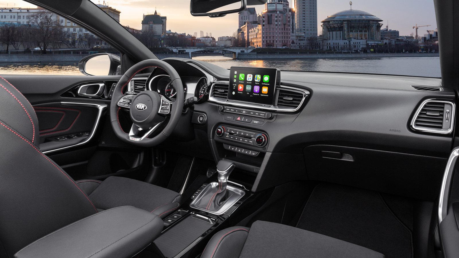 Kia начала продавать в России свой самый красивый универсал 
