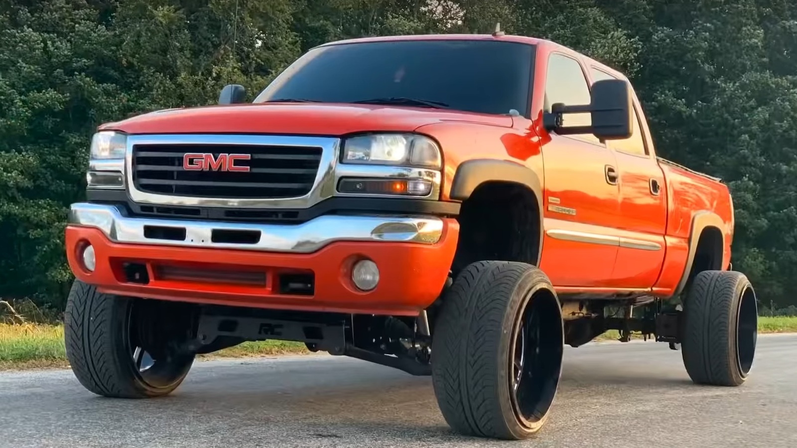 Whistlin diesel squatted truck