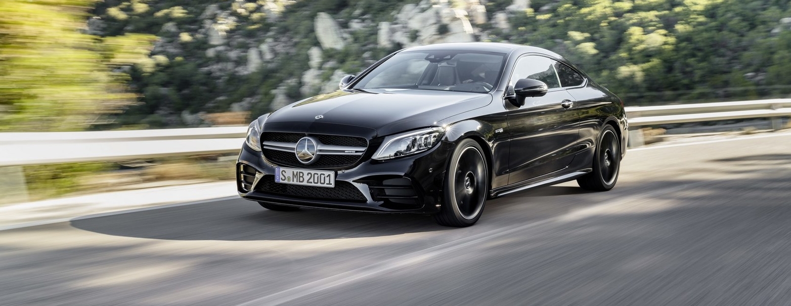 Mercedes обновил и «прокачал» купе и кабриолеты C-Class