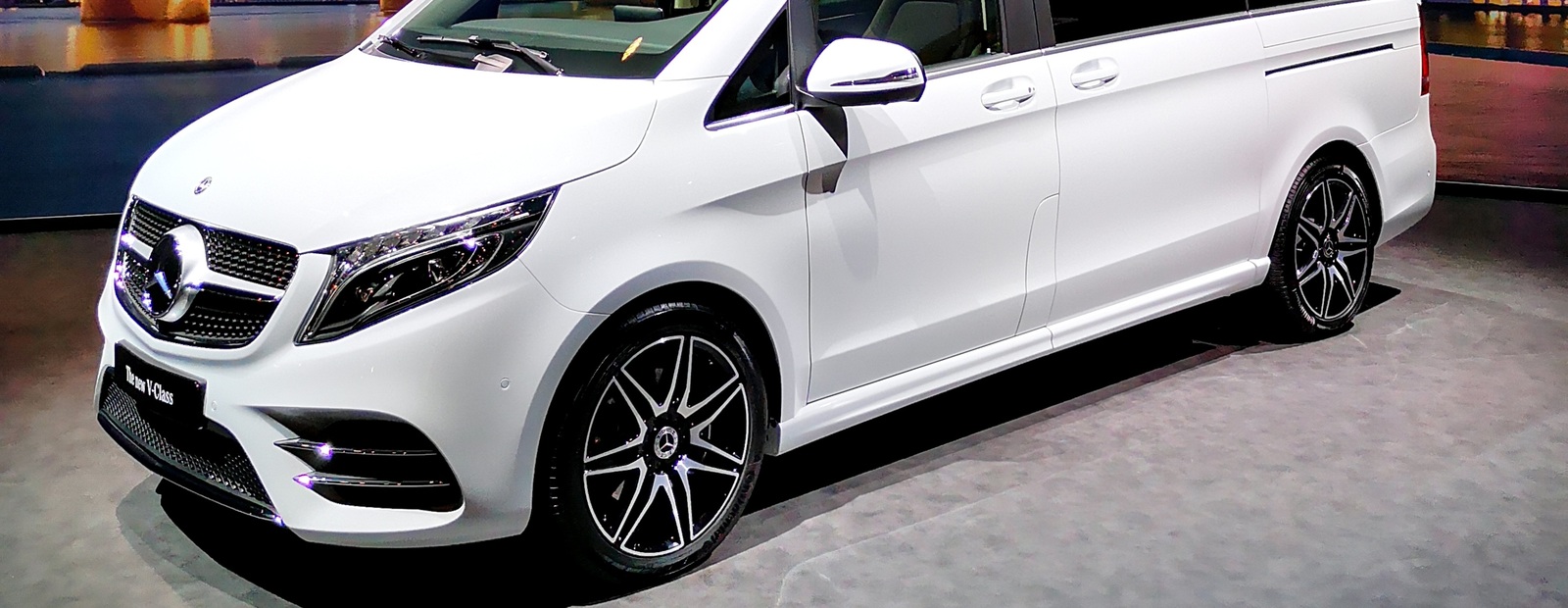 Премьера обновленного Mercedes-Benz V-Класса: ждем в России!