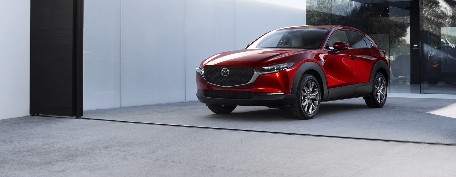 Mazda представляет в Женеве новый "промежуточный" кроссовер