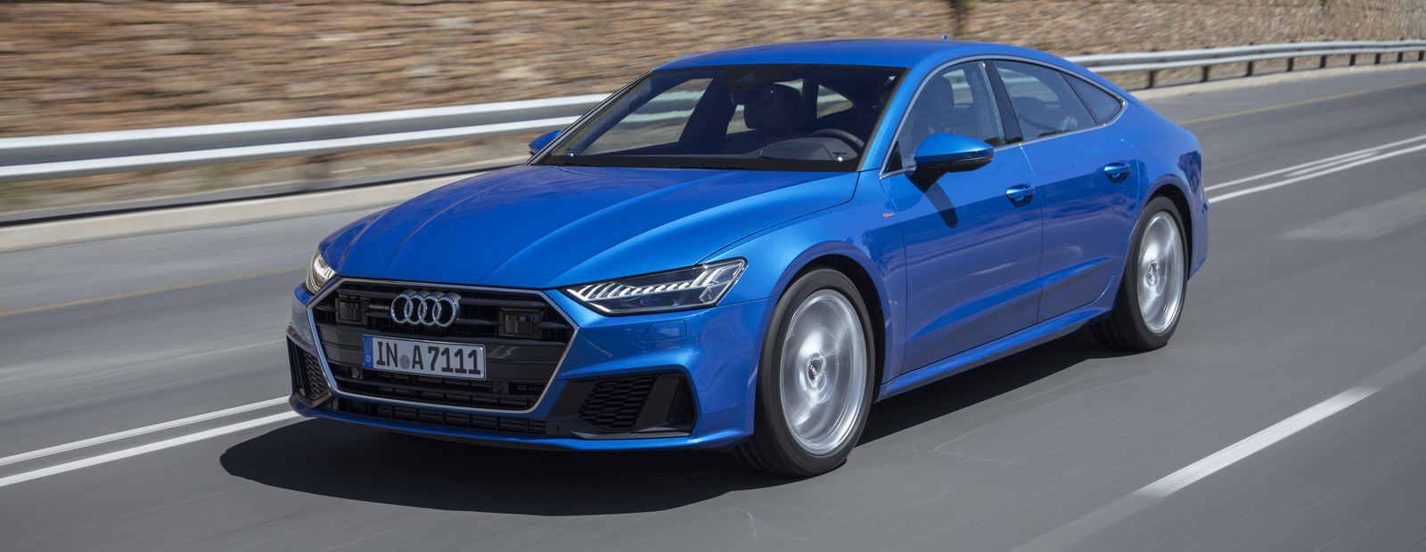 Audi открыла в России прием заказов на "бюджетную" A7