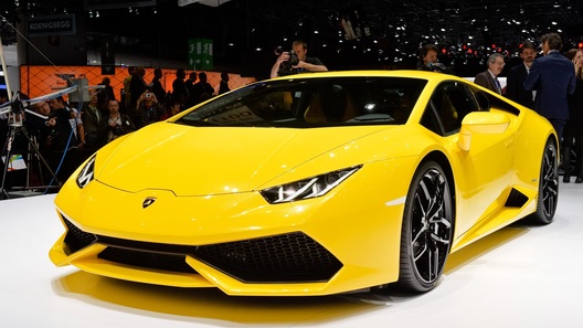 В России Lamborghini впервые обогнали по продажам Ferrari