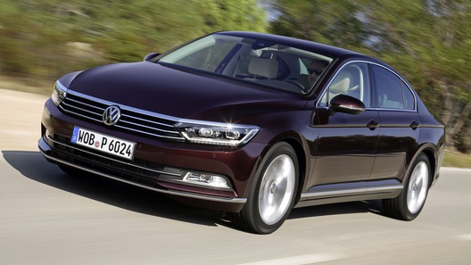 Известны сроки премьеры обновленного Volkswagen Passat