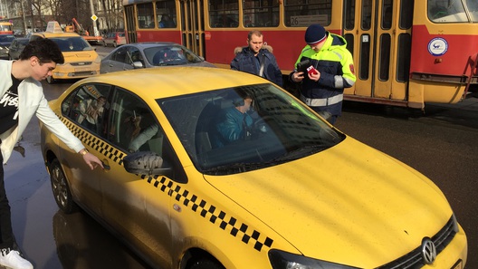 Таксистам запретили. Индустрия такси. Жёлтое такси Московское. Таксист мигрант. Хроники столичного такси.