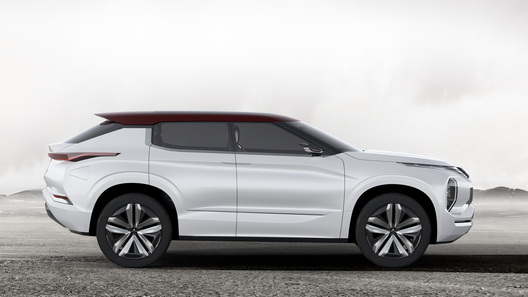 Следующий Mitsubishi Outlander породнится с Nissan X-Trail