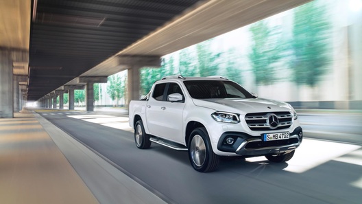 Появились подробности о российских версиях пикапа Mercedes-Benz