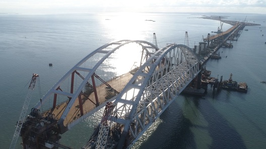 После визита Путина Крымский мост обещают сдать досрочно