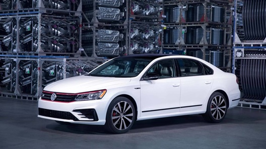 Volkswagen покажет в Детройте «заряженный» Passat с бензиновым VR6