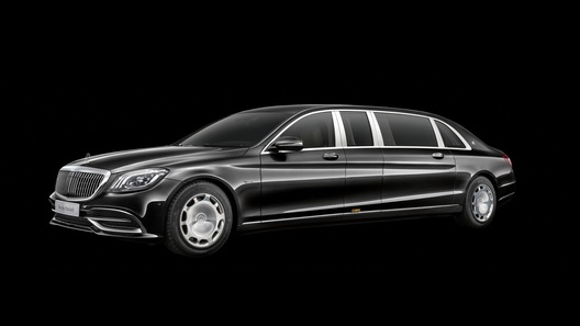 Mercedes-Benz обновил свою самую большую и роскошную модель