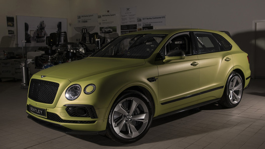 Роскошный Bentley Bentayga выйдет на старт «гонки под облака»