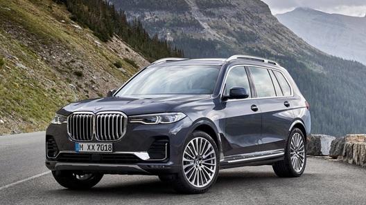 Флагманский BMW X7 в России подорожал еще до старта продаж