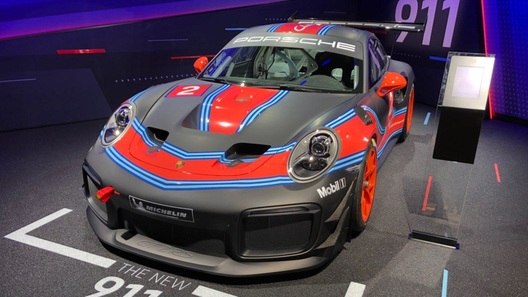 Porsche выпустила безумный суперкар за 37 млн рублей