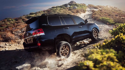 Toyota Land Cruiser 200 получил "юбилейную" комплектацию