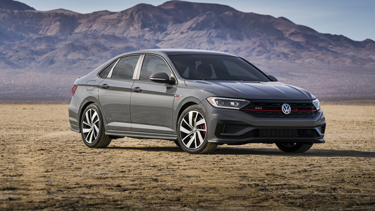 Официально представлен "заряженный" седан Volkswagen Jetta