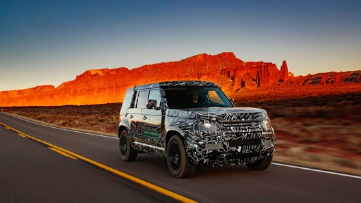 Новый Land Rover Defender: испытания близятся к завершению, скоро премьера!