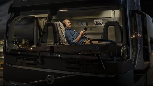 Экипажу супертягача Volvo FH16 XXL добавили 600 литров
